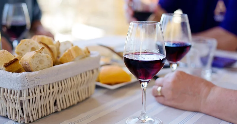 Brochettes apéritives légères et froides d'été : la version qui ne cale pas