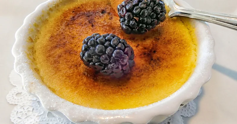 Recette de crème brûlée facile et rapide : ce qu'on peut vraiment raccourcir