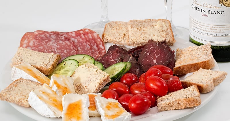 Recette de feuilletés apéritifs à la saucisse et au fromage ultra fondants