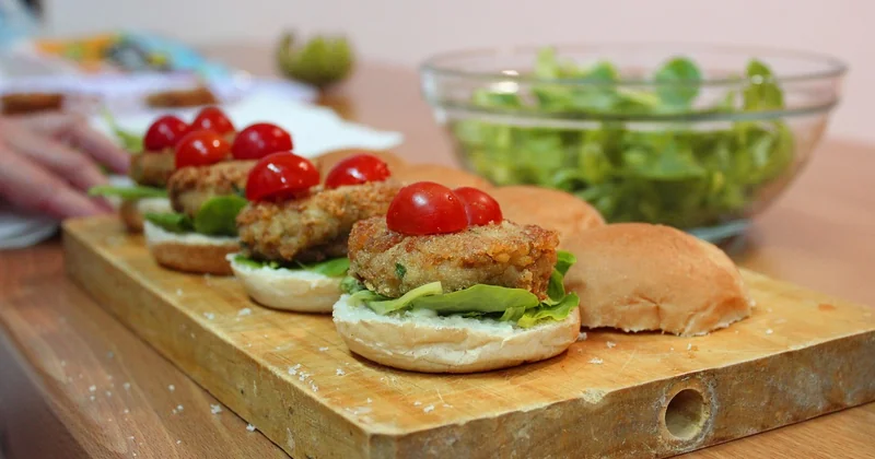 La recette du burger végétarien aux lentilles maison (pour 4 burgers)
